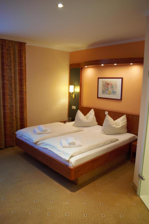 ויילבורג Hotel Am Bahnhof מראה חיצוני תמונה